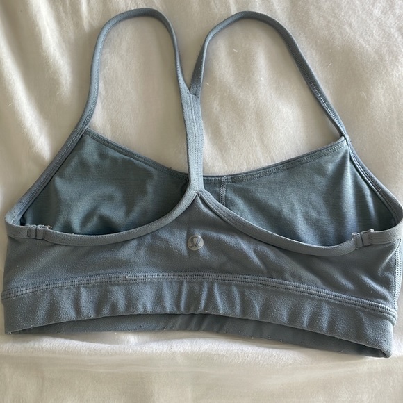 Lululemon flow y sports bra size 4 gently used - Picture 2 of 3